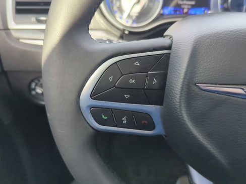 Used 2022 Chrysler 300 Touring w/ Sport Appearance Package image 16