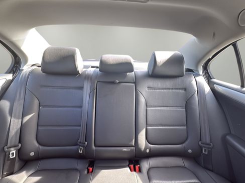 Used 2017 Volkswagen Jetta SE image 15