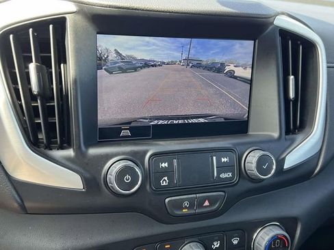 Used 2023 GMC Terrain SLE w/ Driver Convenience Package image 25