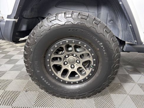 Used 2022 Jeep Wrangler Unlimited Rubicon w/ Xtreme Recon 35" Tire Package AWD/4WD image 15