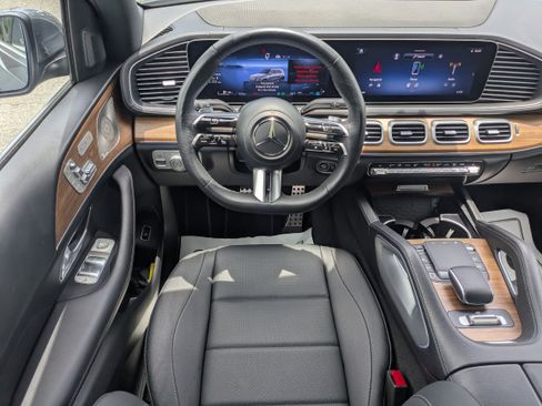 Used 2025 Mercedes-Benz GLS 450 4MATIC image 16