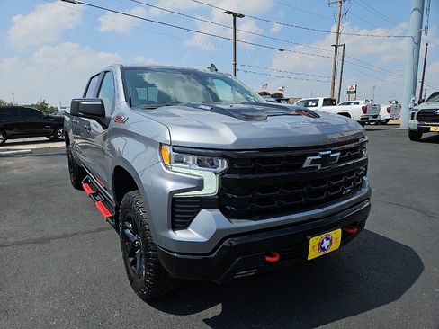 Used 2024 Chevrolet Silverado 1500 LT Trail Boss w/ Convenience Package II AWD/4WD image 7