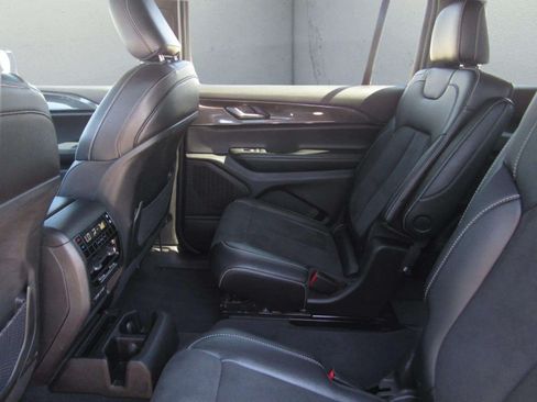 Used 2023 Jeep Grand Cherokee L Laredo RWD image 14