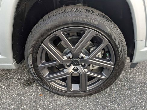 Used 2025 Jeep Compass Limited w/ High Altitude Package image 11