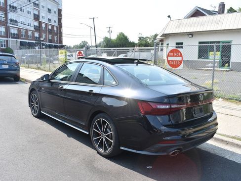 Used 2025 Volkswagen Jetta GLI Autobahn FWD image 8