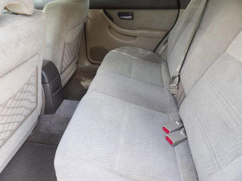 Used 2001 Subaru Outback Wagon image 24