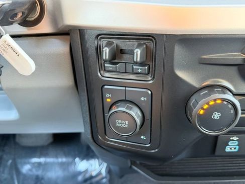 Used 2025 Ford F250 XLT image 23