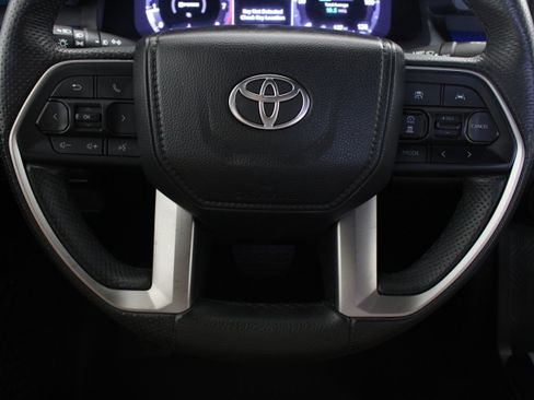 Used 2025 Toyota Tacoma TRD Off-Road AWD/4WD image 24