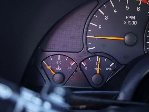 Used 1997 Pontiac Firebird Coupe w/ Opt Pkg image 32