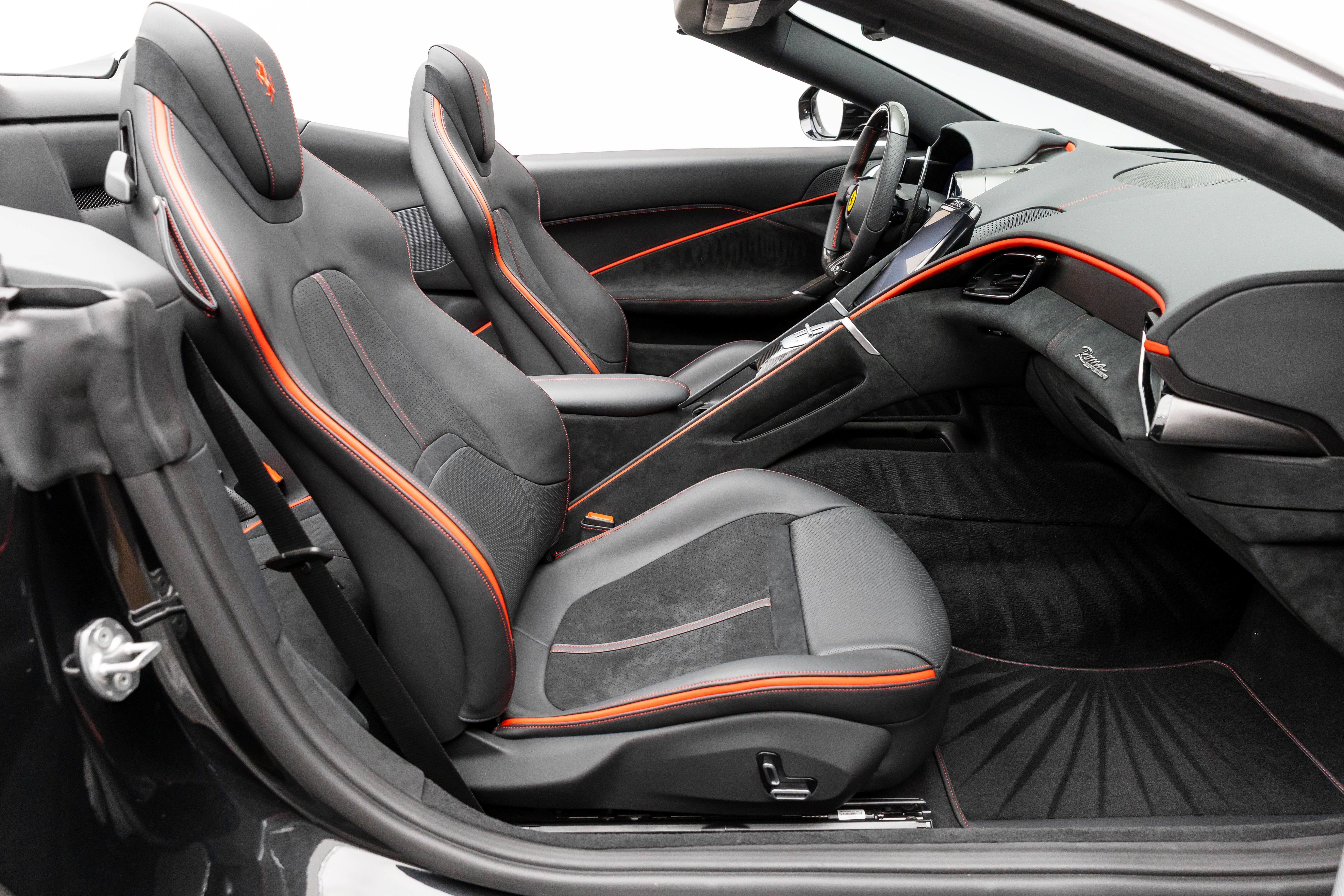 Certified 2025 Ferrari Roma Spider RWD image 28