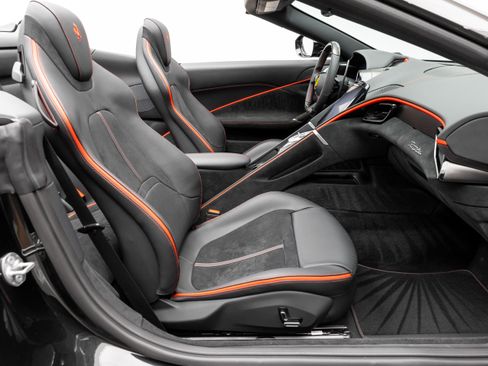 Used 2025 Ferrari Roma Spider RWD image 28