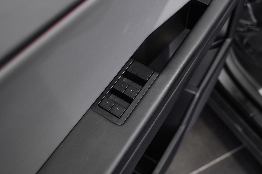 Used 2024 Tesla Cybertruck AWD Crew Cab image 40