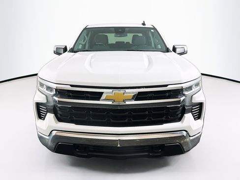 Used 2022 Chevrolet Silverado 1500 LT image 2
