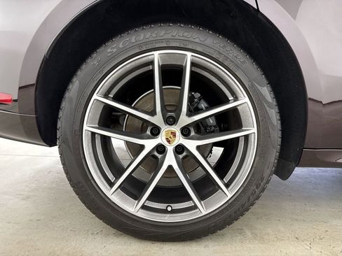Certified 2023 Porsche Macan S AWD/4WD image 16