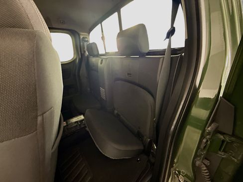 Used 2022 Nissan Frontier SV image 25