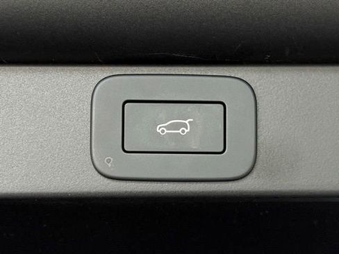 New 2025 Land Rover Range Rover Long Wheelbase SE AWD/4WD image 18