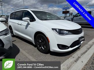 Used 2018 Chrysler Pacifica Touring-L FWD 360° Tour