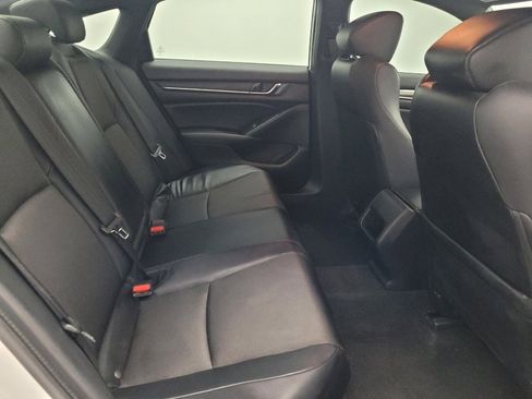 Used 2018 Honda Accord Sport image 19