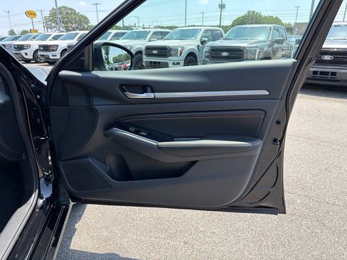 Used 2023 Nissan Altima 2.5 SR w/ SR Premium Package AWD/4WD image 23