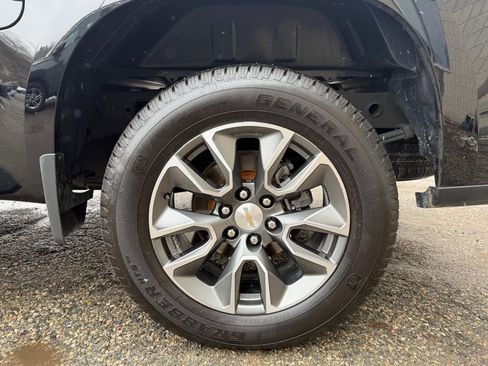 Used 2023 Chevrolet Silverado 1500 LT w/ Leather Package image 10