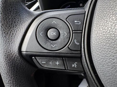 Used 2024 Toyota RAV4 XLE AWD/4WD image 17
