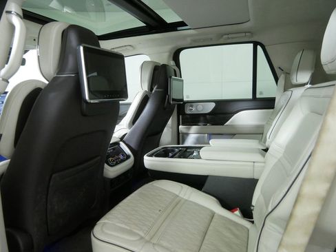 Used 2020 Lincoln Navigator Black Label w/ Cargo Convenience Package AWD/4WD image 21