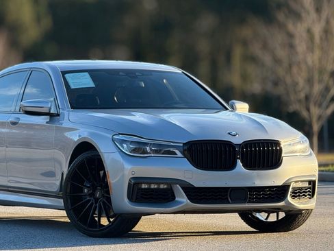 Used 2019 BMW 750i xDrive w/ Executive Package image 49