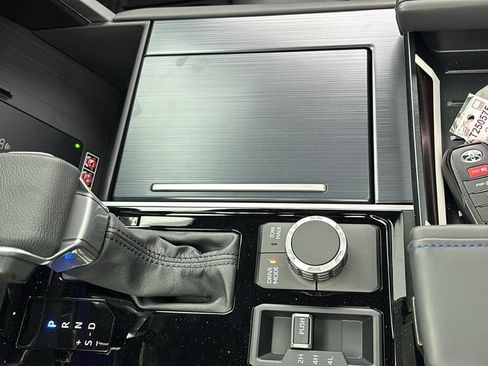 New 2025 Toyota Tundra Platinum AWD/4WD image 38