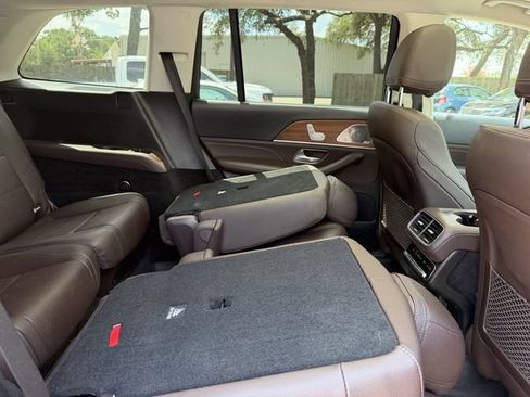 Used 2021 Mercedes-Benz GLS 450 4MATIC image 20
