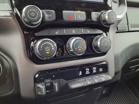 New 2026 RAM 1500 Big Horn AWD/4WD image 9