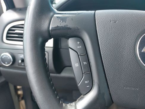 Used 2010 Chevrolet Suburban LS RWD image 16
