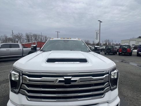 Used 2024 Chevrolet Silverado 3500 High Country w/ High Country Premium Package image 8