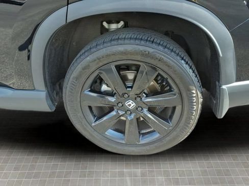 Used 2025 Honda Pilot Black Edition image 12