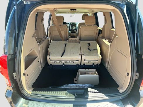 Used 2014 Dodge Grand Caravan SE w/ Quick Order Package 29E SE FWD image 26