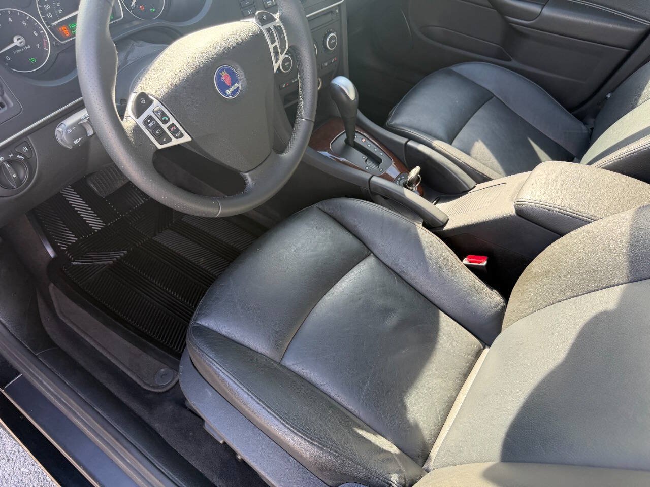 Used 2010 Saab 9-3 2.0T w/ Comfort Package FWD image 15