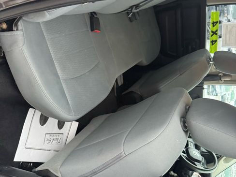 Used 2017 RAM 1500 ST w/ SXT Appearance Group image 12