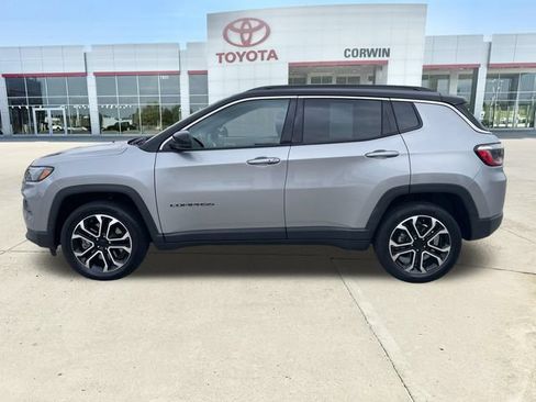 Used 2023 Jeep Compass Limited AWD/4WD image 2