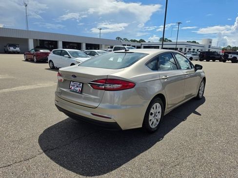 Used 2019 Ford Fusion S FWD image 3