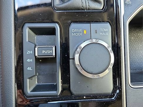Used 2024 Toyota Tundra Limited AWD/4WD image 19