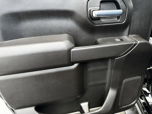 Used 2023 Chevrolet Silverado 1500 Custom image 18