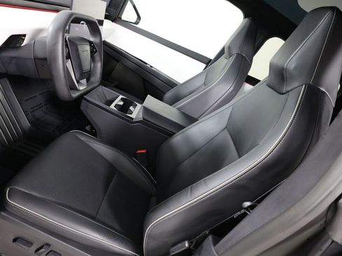 Used 2024 Tesla Cybertruck AWD Crew Cab image 10