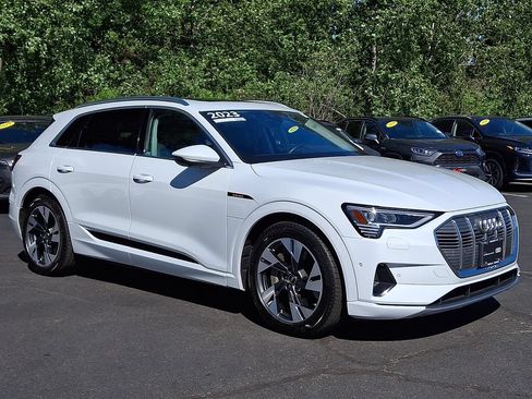 Certified 2023 Audi e-tron Premium Plus w/ Premium Plus Package AWD/4WD image 2