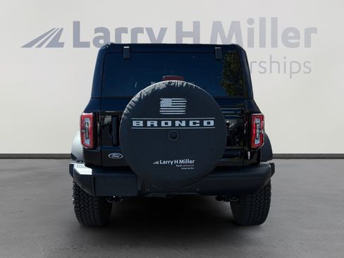 Used 2025 Ford Bronco Badlands image 4