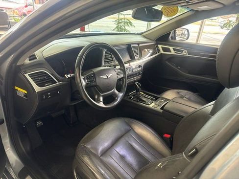 Used 2016 Hyundai Genesis 3.8 image 9