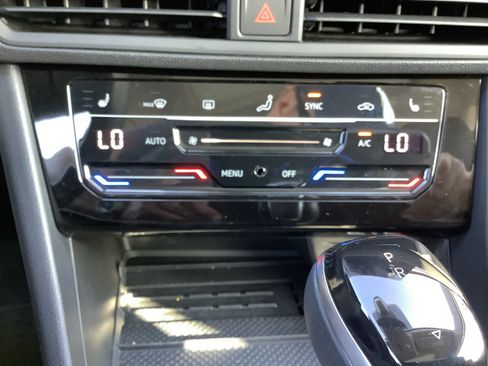 New 2025 Volkswagen Jetta SE image 19