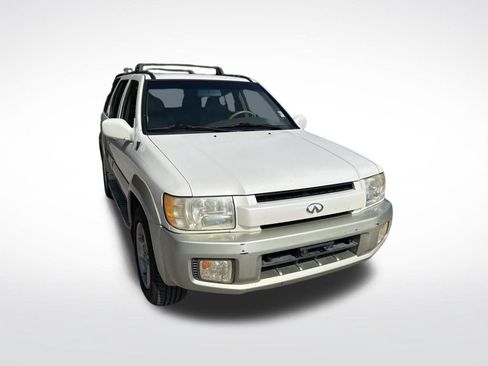 Used 2001 INFINITI QX4 4WD w/ (S02) Sport Pkg image 2