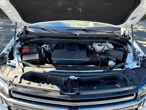 Used 2022 Chevrolet Suburban High Country image 31