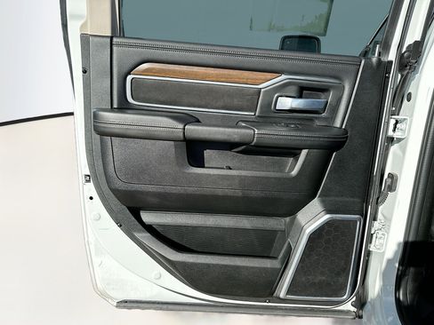 Used 2024 RAM 2500 Laramie image 27