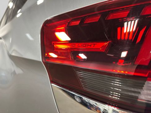 Used 2022 Volkswagen Atlas SE image 46