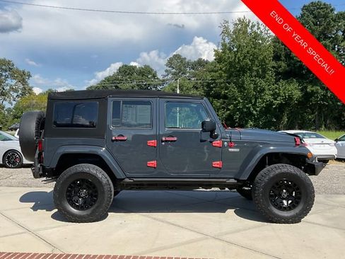 Used 2017 Jeep Wrangler Unlimited Rubicon image 8